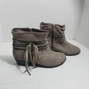WONDER NATION GIRL'S HEELED TAUPE BOOTS SIZE 4